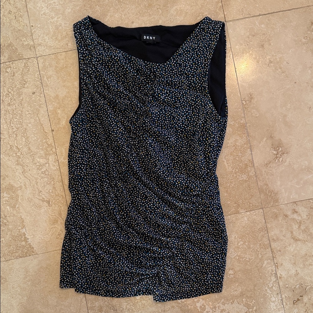 DKNY Women's Black and White Sleeveless Blouse